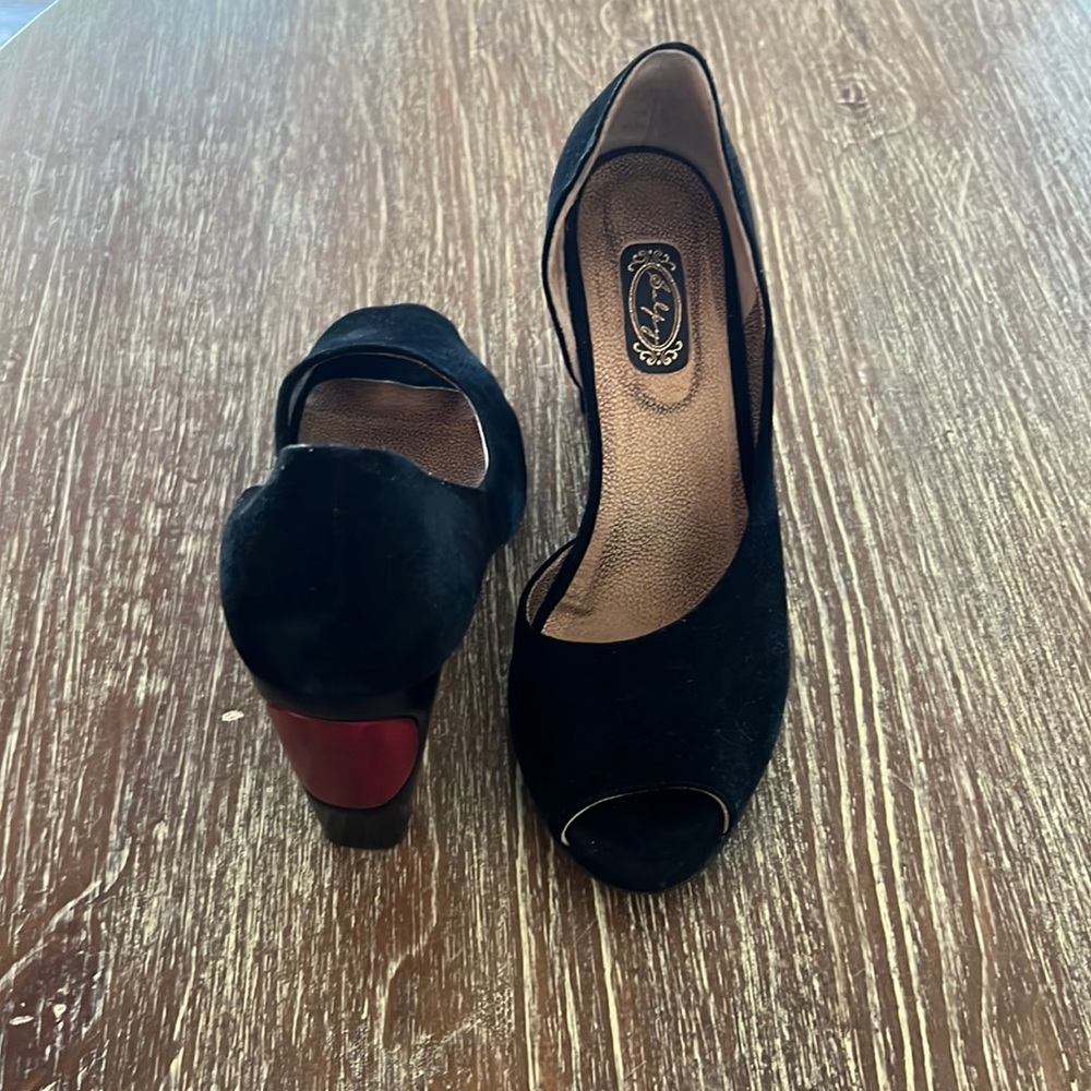 Salpy Gisele Heels with Red Dot